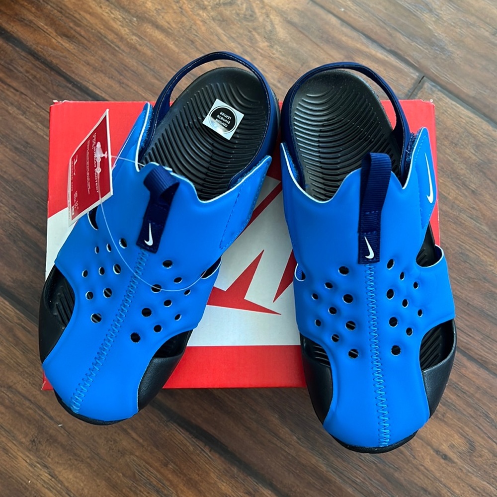 NIB/NWT Nike Sunray Protect 2 Signal Blur/White-Blue